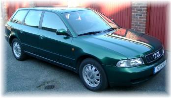 AUDI A4 von rechts vorne